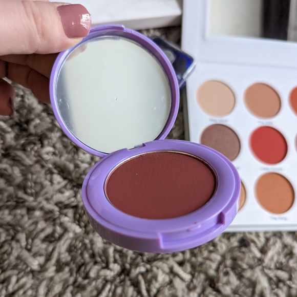 Beauty Makeup Bundle - Picture 2 of 9